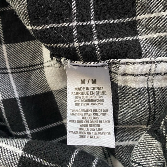Aeropostale Black and White Button Down Flannel Size M - Picture 5 of 5